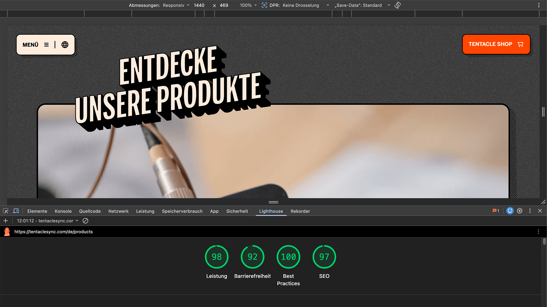 Ein Screenshot zeigt die guten Lighthouse-Werte für die von Labor b entwickelte Tentacle Sync-Website: Leistung 98 Punkte, Barrierefreiheit 92 Punkte, Best Practices 100 Punkte, SEO 97 Punkte.